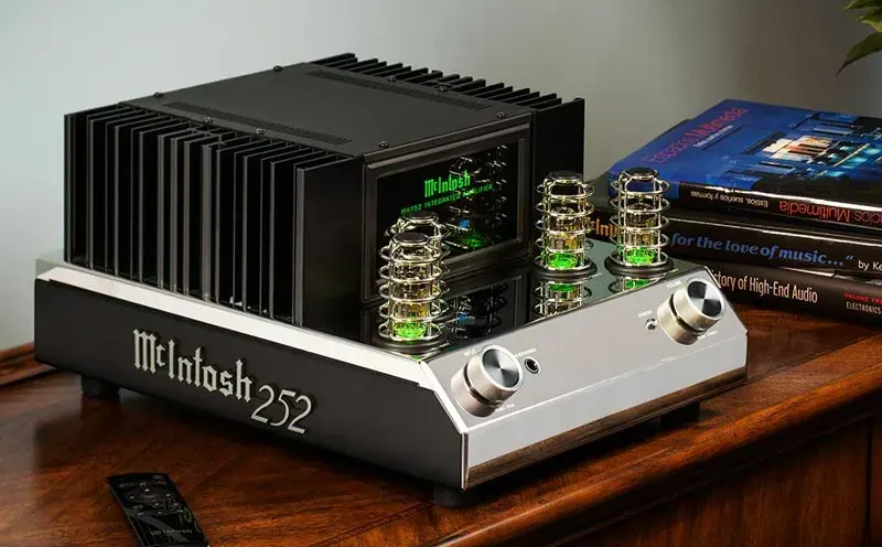 amply-mcIntosh-ma252